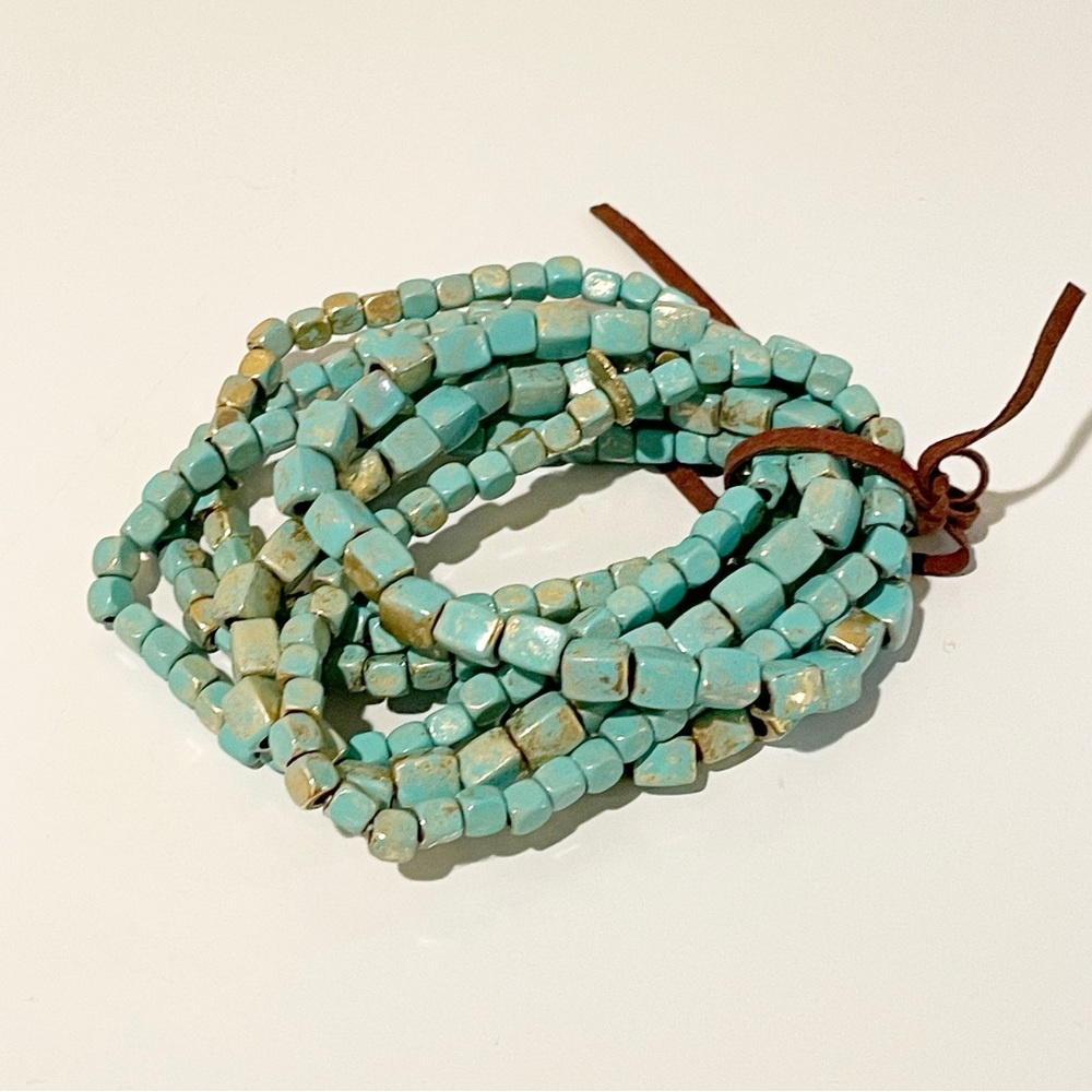 MARLYN SCHIFF
Coatile Multi Strand Bracelet